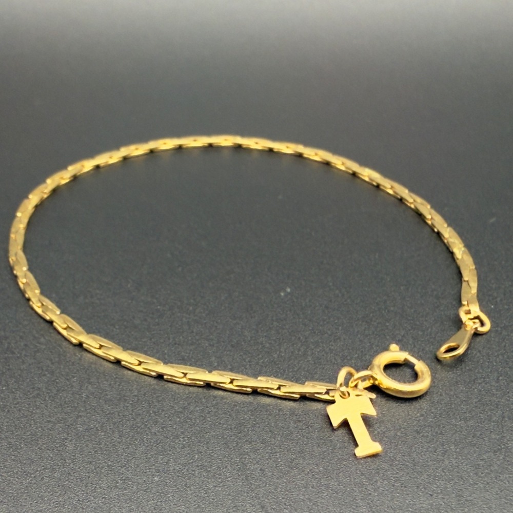 Vintage Crown Trifari Classic 2mm Gold Tone Flat Link Bracelet Letter T Charm 7"